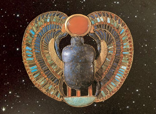 Древнеегипетское украшение в виде жука скарабея